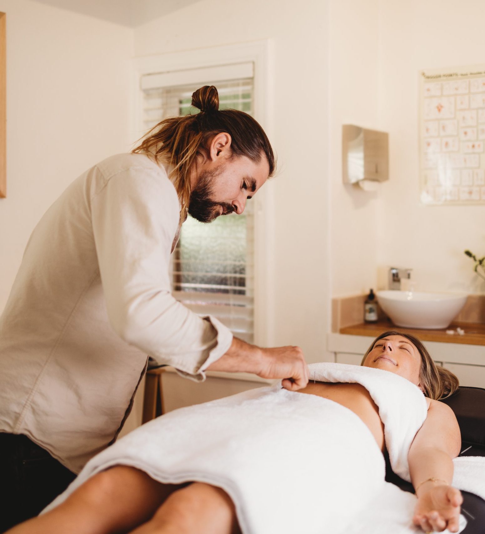 Acupuncture needling treatment at Ascend Acupuncture Byron Bay